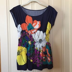 Flowered flowy top